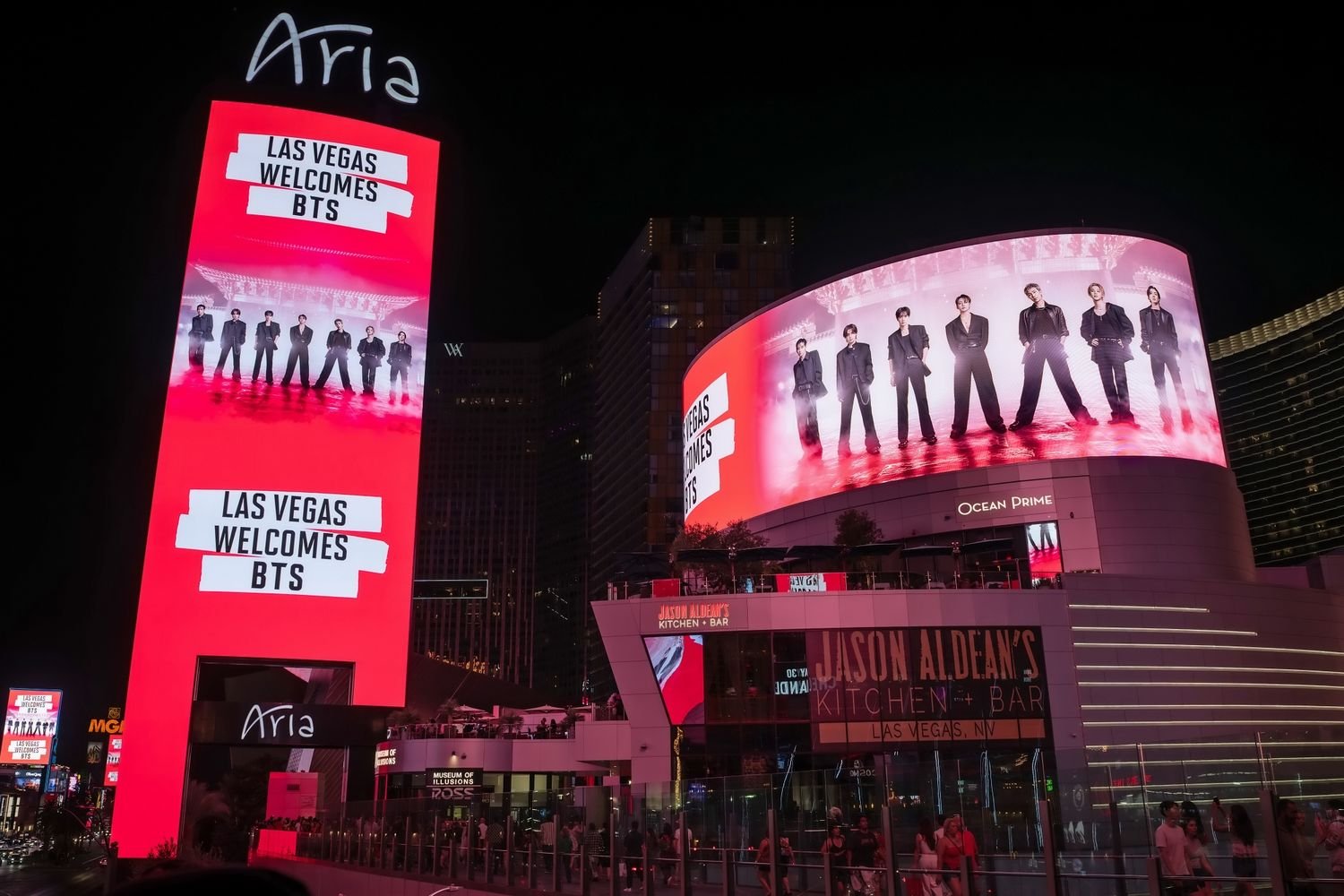BTS ラスベガス　ポップアップ　コンプリート版 BTS「THE CITY」、スーパーボウルやF1級のラスベガス史上最大規模
